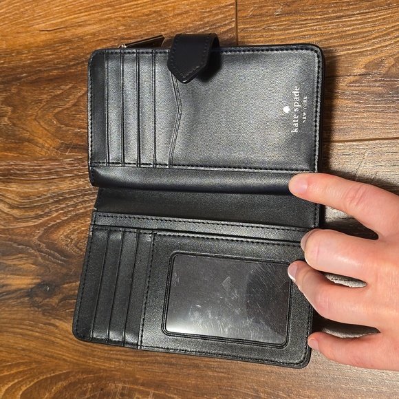 Wallet - Picture 3 of 5